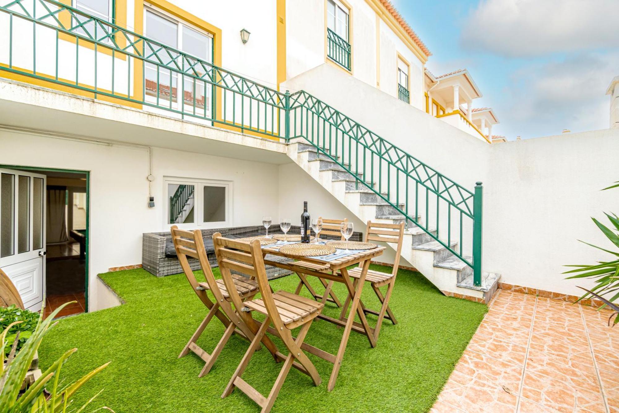 Villa Baleal Happiness Surf House Ferrel  Esterno foto