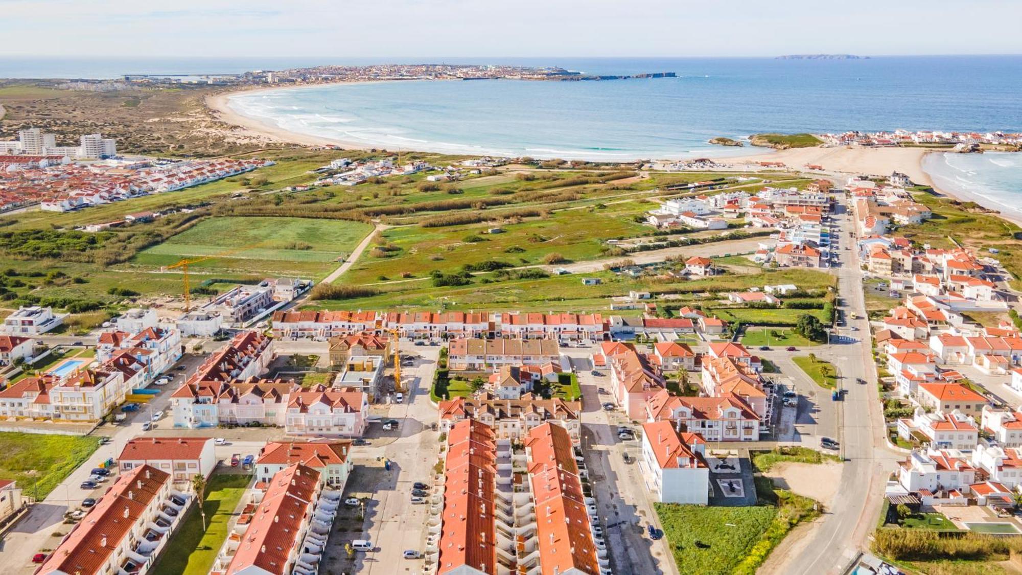 Villa Baleal Happiness Surf House Ferrel  Esterno foto