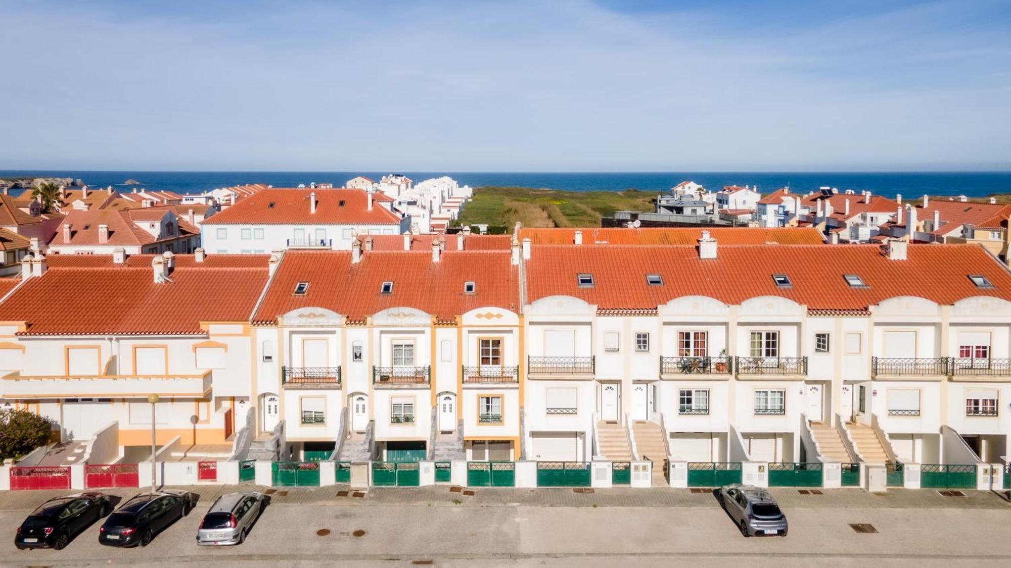 Villa Baleal Happiness Surf House Ferrel  Esterno foto