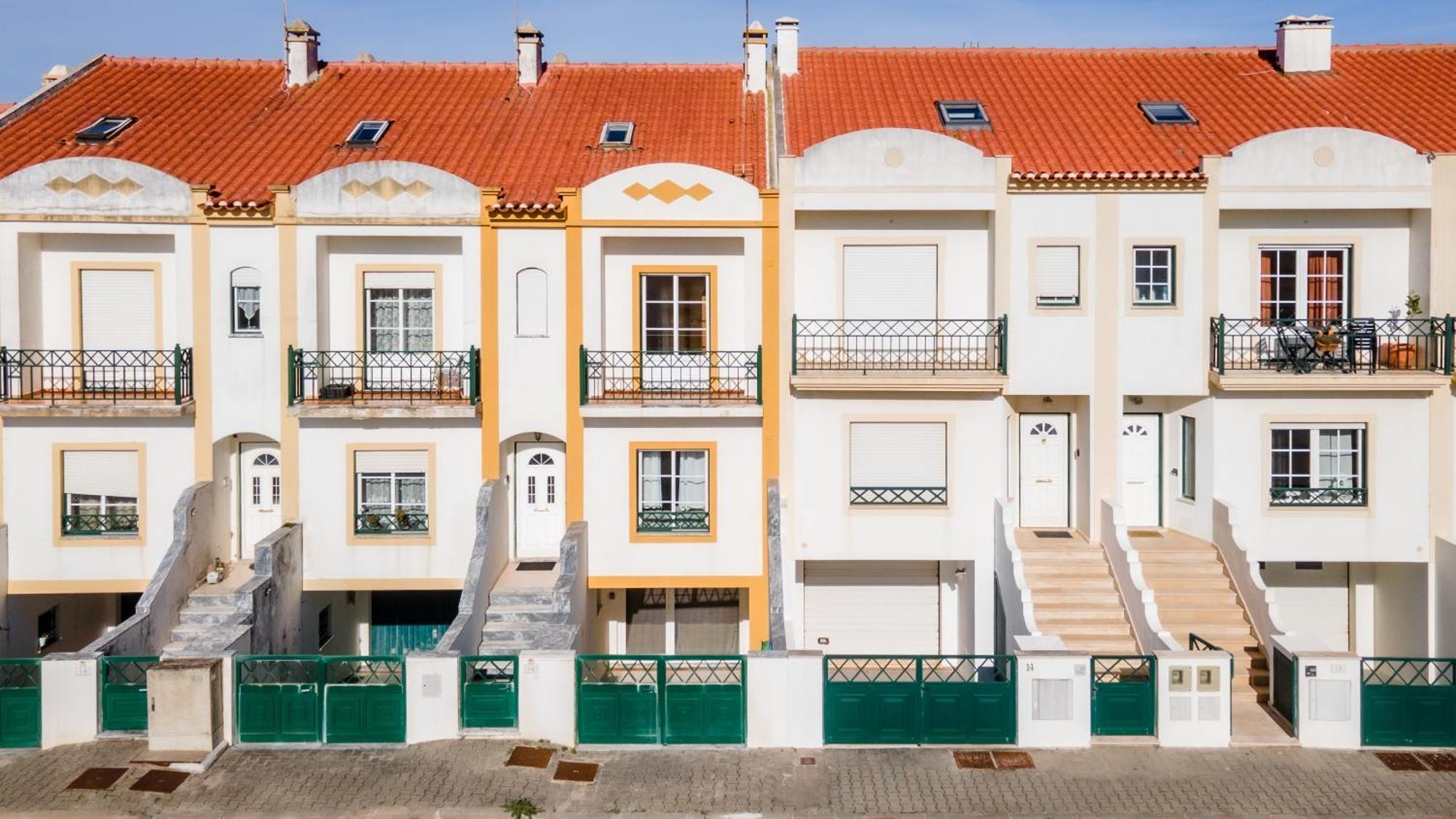 Villa Baleal Happiness Surf House Ferrel  Esterno foto