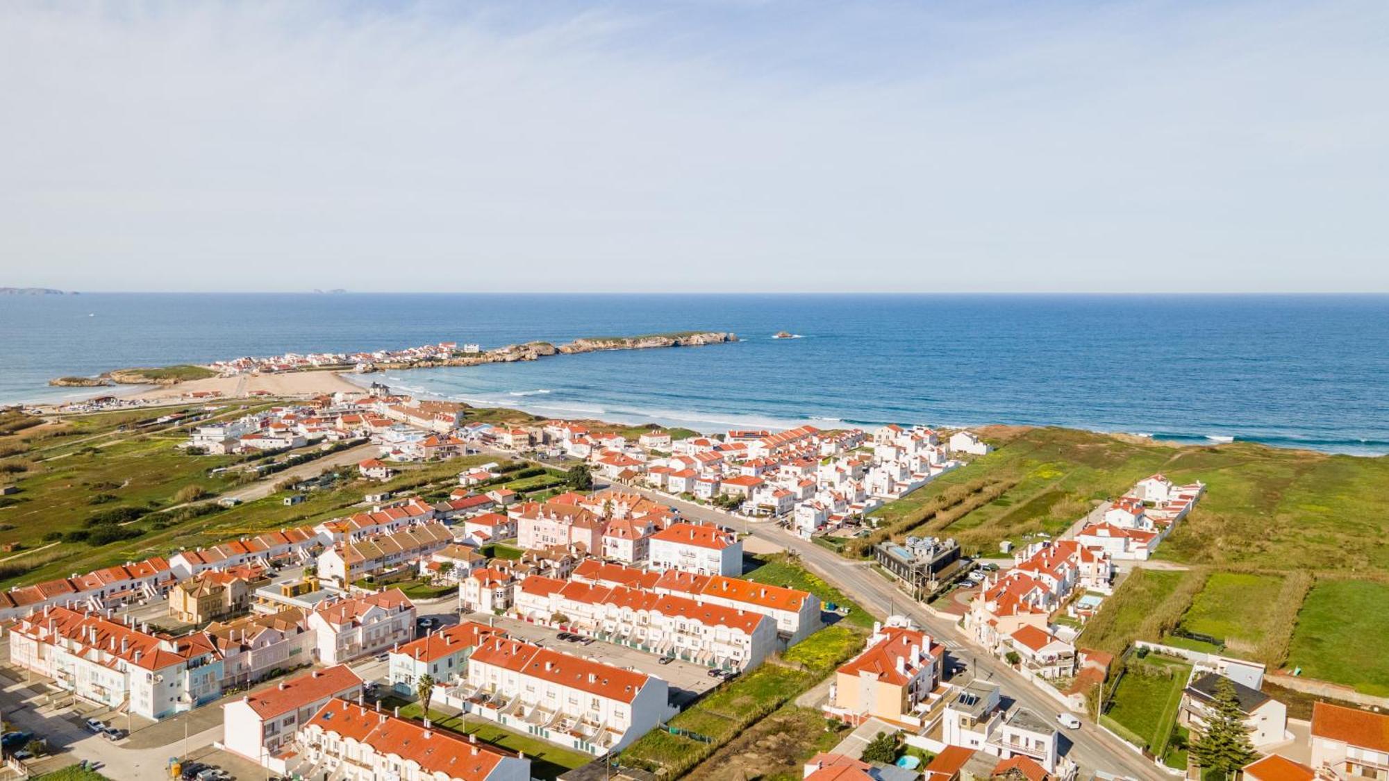 Villa Baleal Happiness Surf House Ferrel  Esterno foto